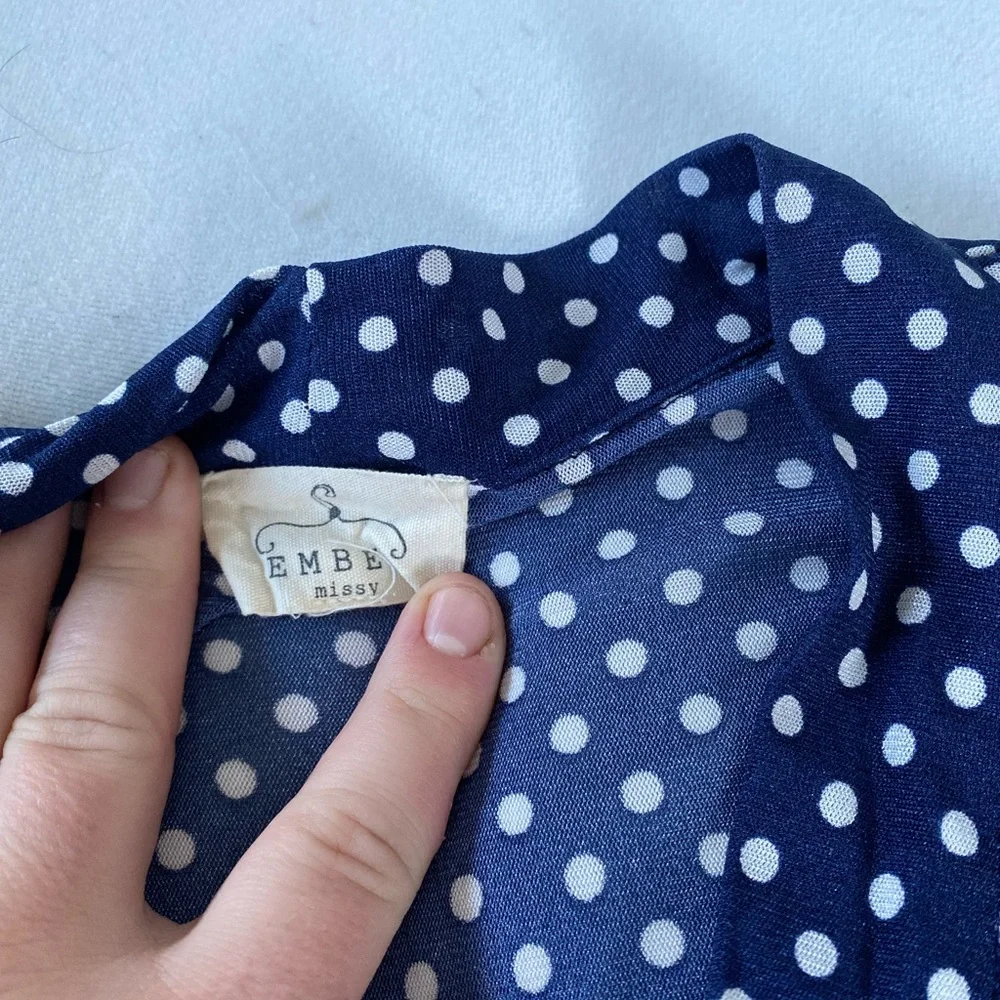 Sleeveless flowy blouse - Picture 3 of 3